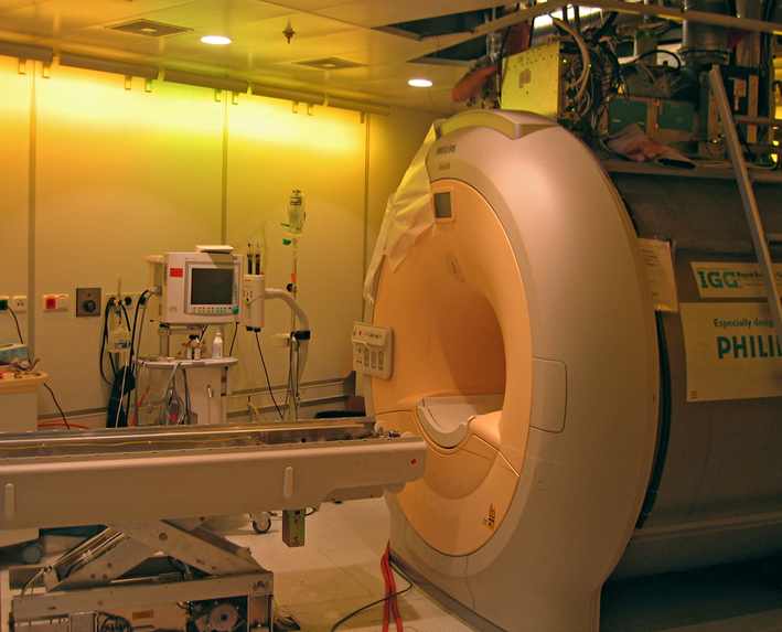 核磁共振影像(MRI)設備，需要很大的場地建置。