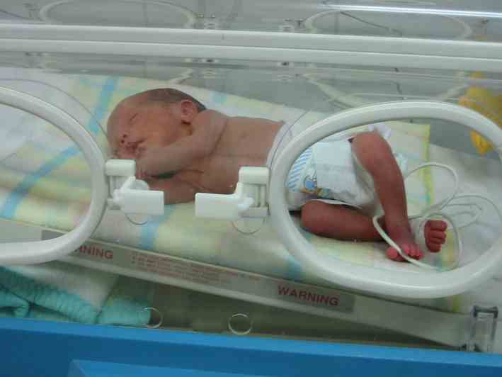 DIY概念開發嬰兒保溫箱,專為偏鄉早產兒設計